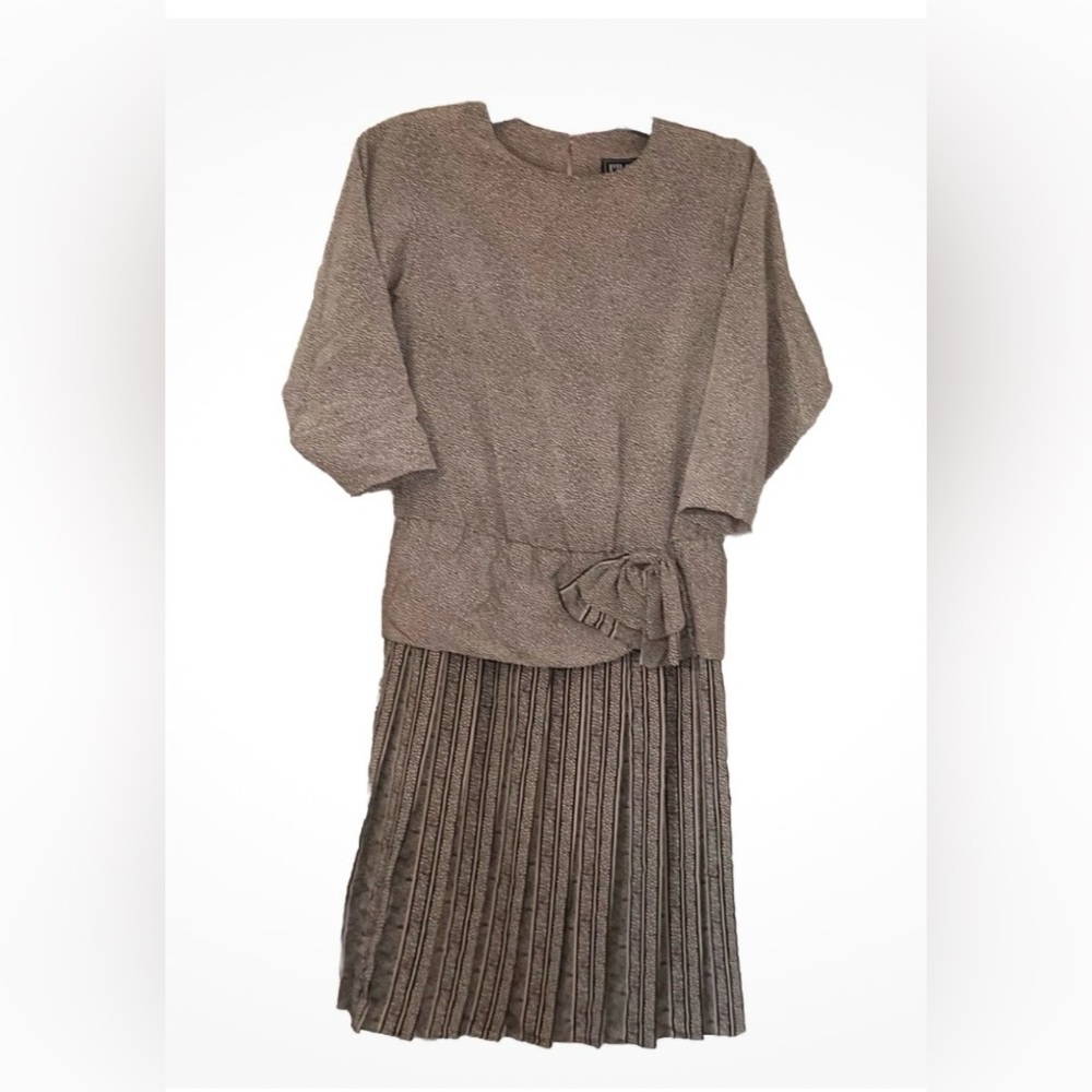 Elegant Gray Maxi Dress with Bow Detail